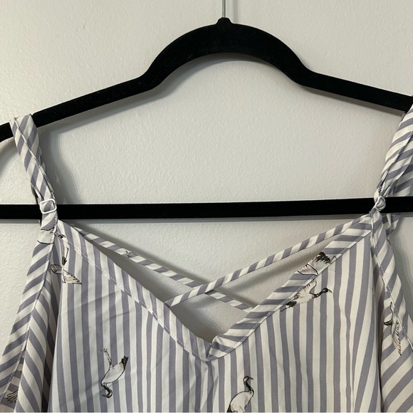 Torrid Geese Striped Women’s Grey & White Sleeveless Blouse Sz 0, L, 12 GUC - Picture 4 of 7